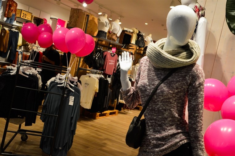 Shana Shop Opening